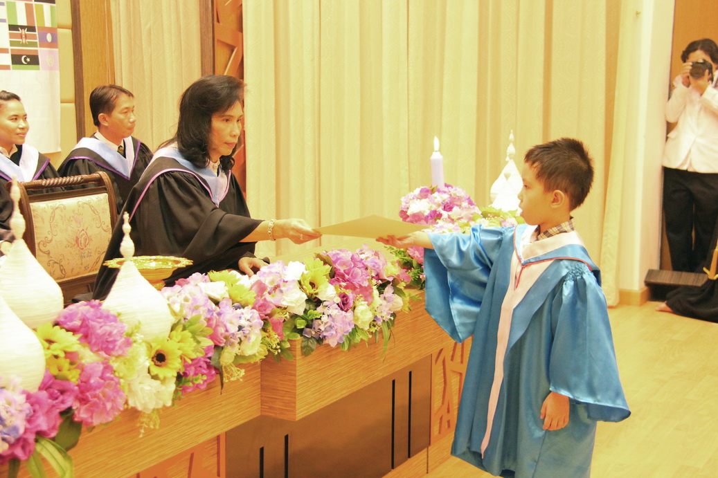 GraduatedAnubarn32013_106